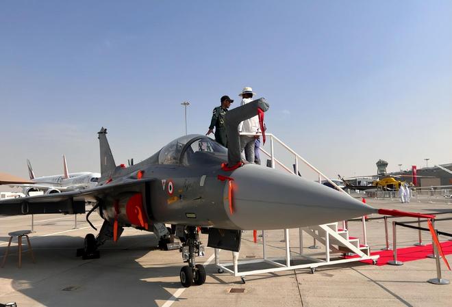 毁人亡！莫迪的制造大国梦又碎了当着全世界的面印度光辉战机坠(图10)